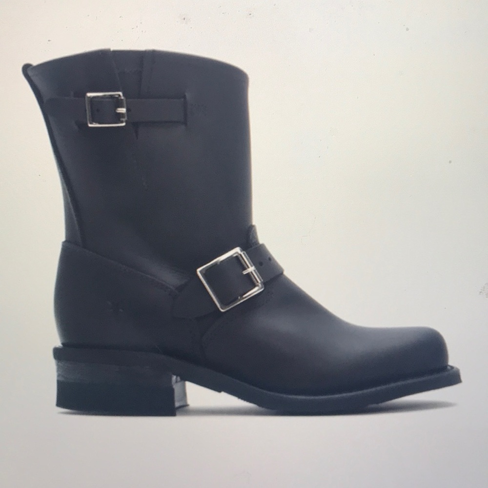 Engineer 8R Frye Boots size 7.5
